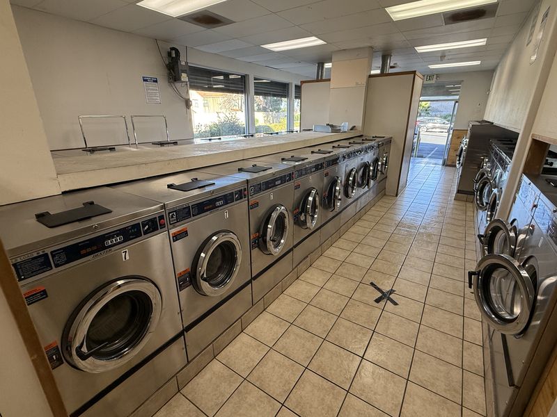 2-Load Washers at EZ Stop