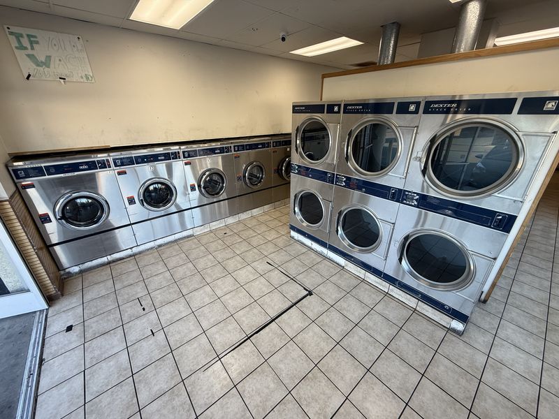 6-Load Washers at EZ Stop
